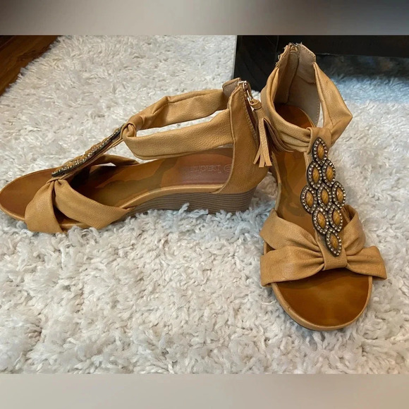 Brown wedges - Picture 3 of 5